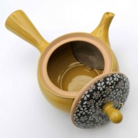 2teiera-giapponese-tokoname-kyusu-uwagusuri-glassa-gialla-di-fiori-di-ciliegio